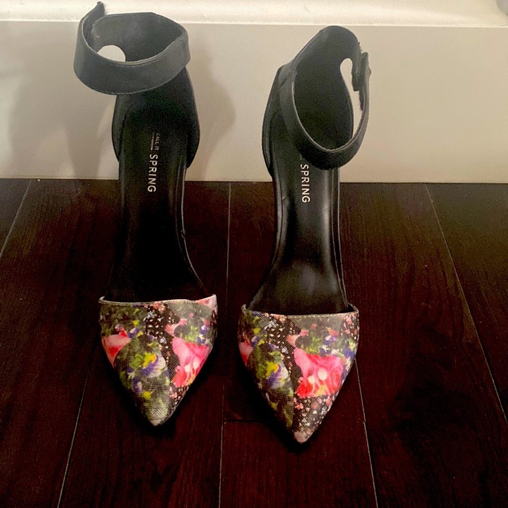 Floral sling back heels